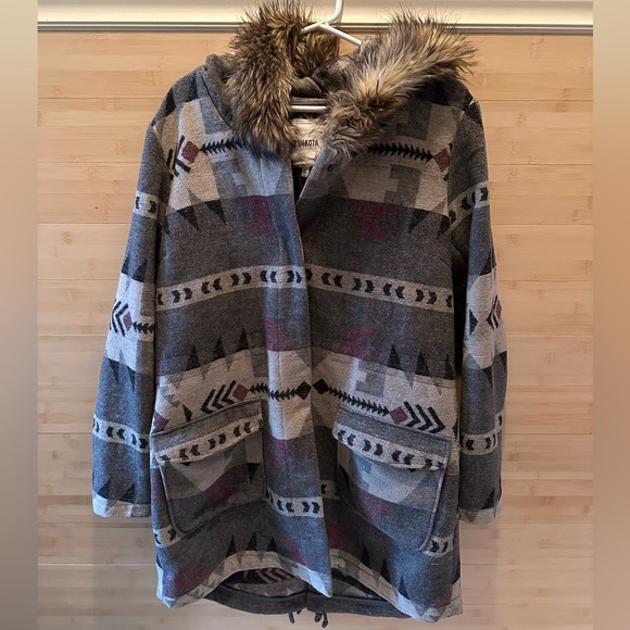BB Dakota Aztec Jacket with Fur Trim Hood - Picture 2 of 5